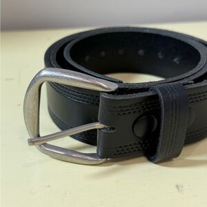 Like New Guide Gear Size 40 Genuine Leather Made in USA Black Belt